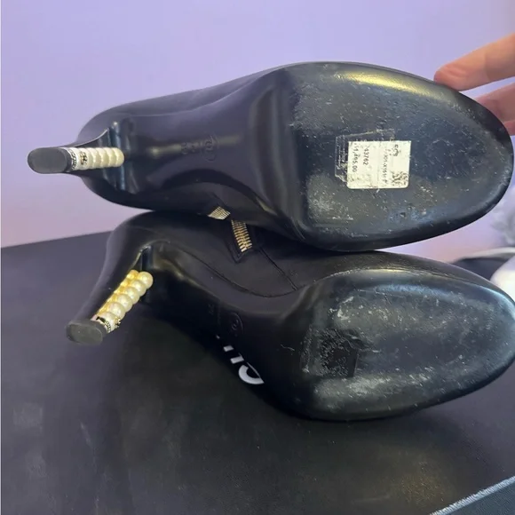 Chanel black leather faux pearls ankle boots - Picture 8 of 14